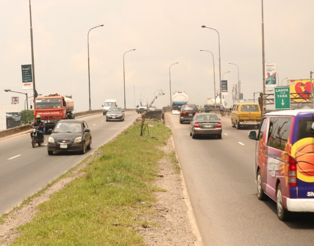 Lampoles Along Western Avenue Ikorodu Road, Lagos